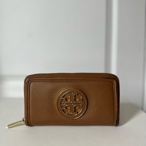 Tory Burch wallet
